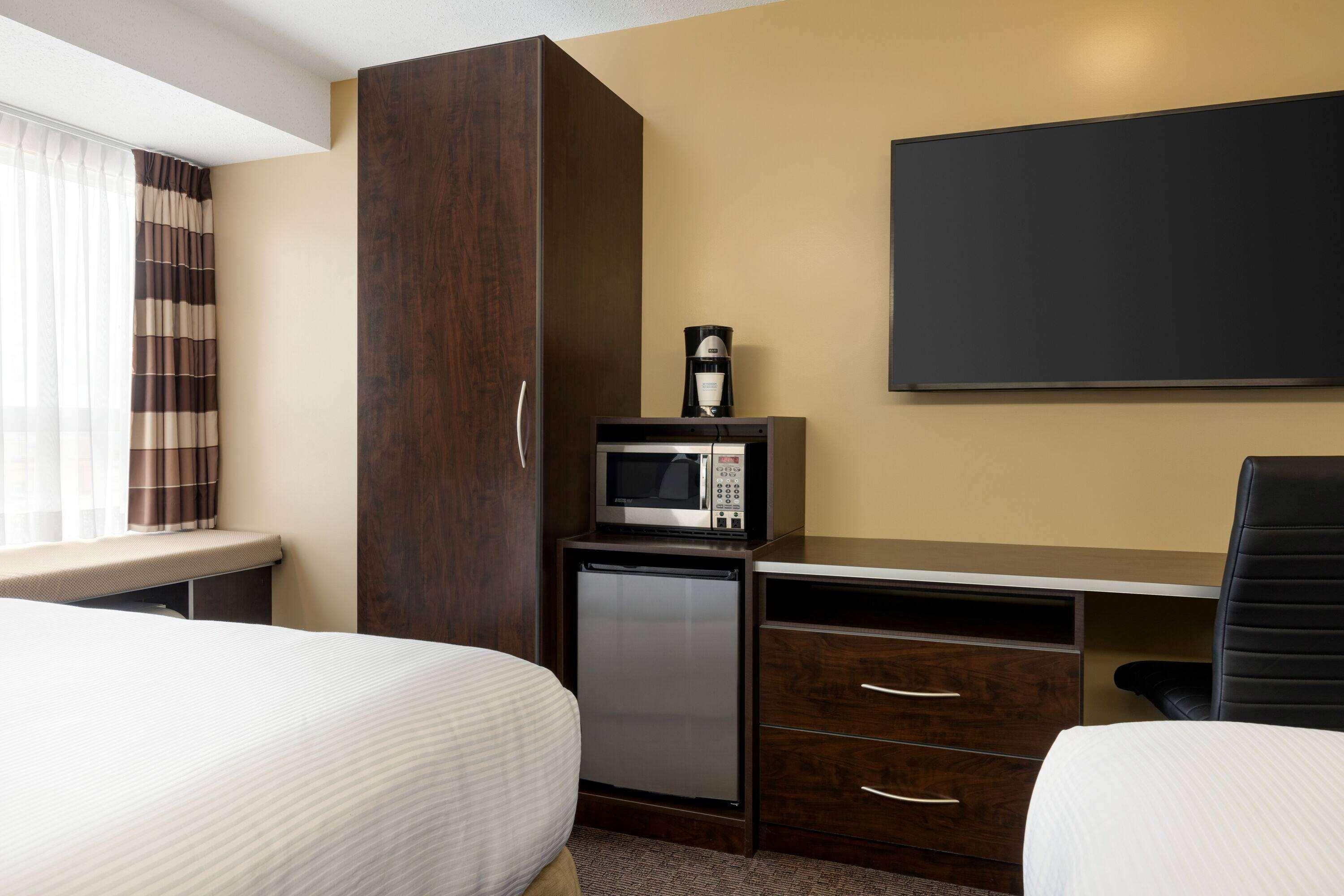Microtel Inn & Suites By Wyndham Estevan Εξωτερικό φωτογραφία