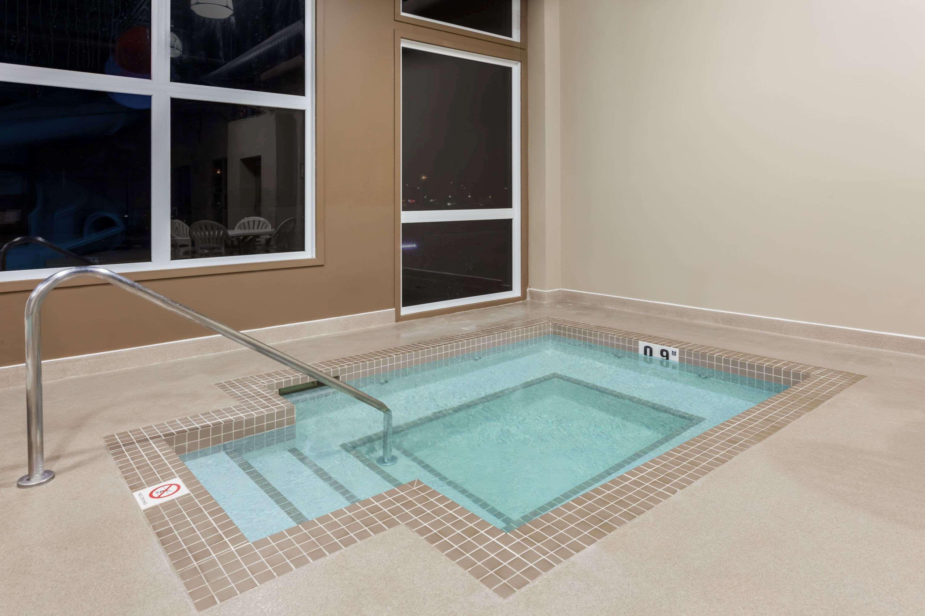 Microtel Inn & Suites By Wyndham Estevan Εξωτερικό φωτογραφία