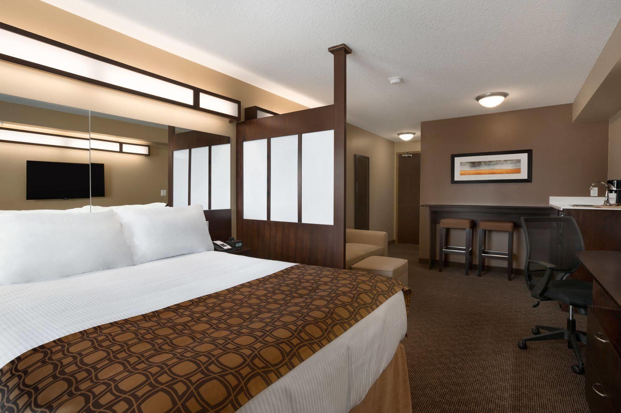 Microtel Inn & Suites By Wyndham Estevan Εξωτερικό φωτογραφία